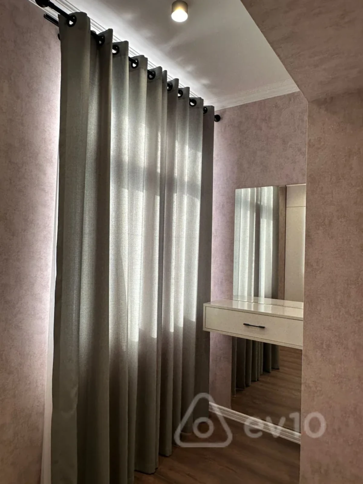 Satılır 2 otaqlı köhnə tikili 45 m²