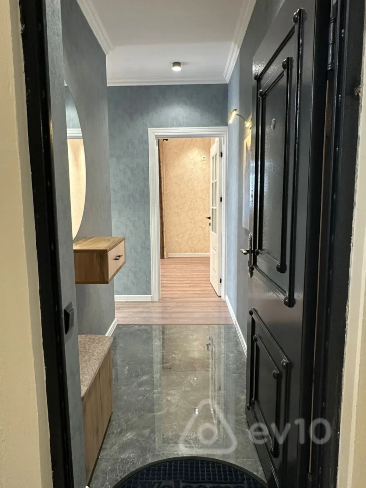 Satılır 2 otaqlı köhnə tikili 45 m²