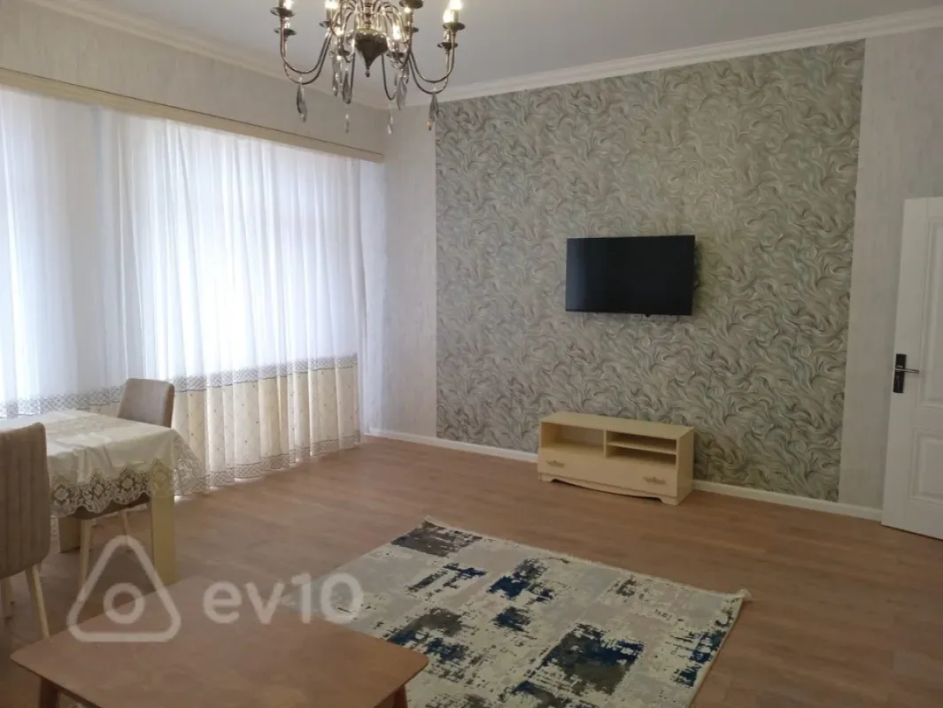 Kirayə verilir 3 otaqlı yeni tikili 140 m²
