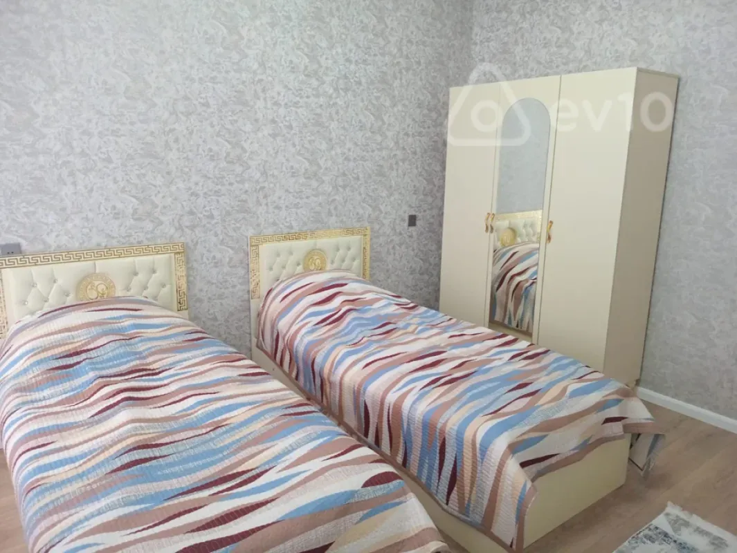 Kirayə verilir 3 otaqlı yeni tikili 140 m²