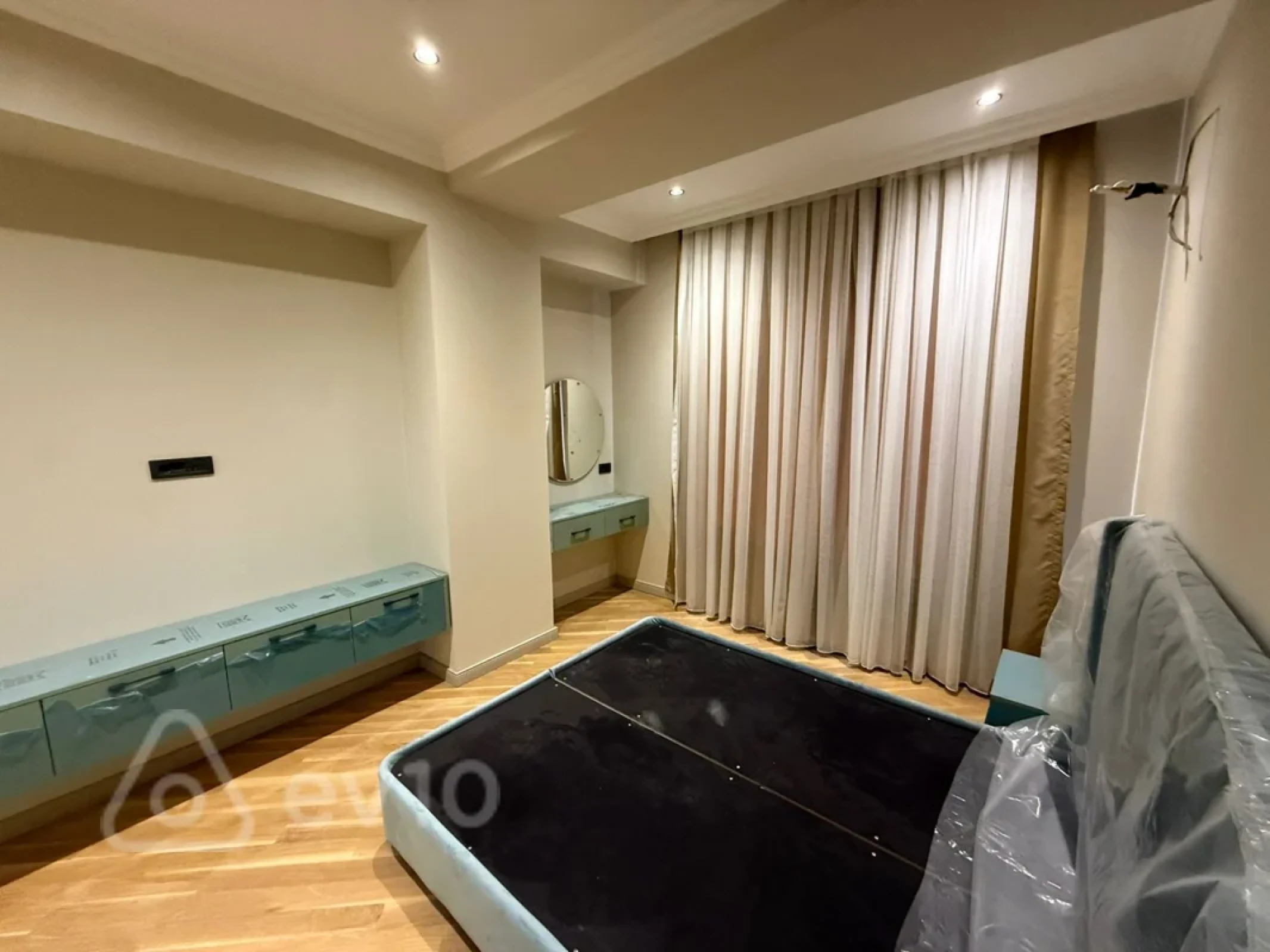 Satılır 3 otaqlı yeni tikili 125 m²