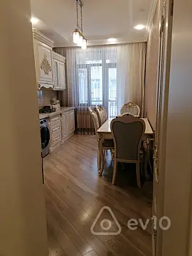 Kirayə verilir 2 otaqlı yeni tikili 100 m²