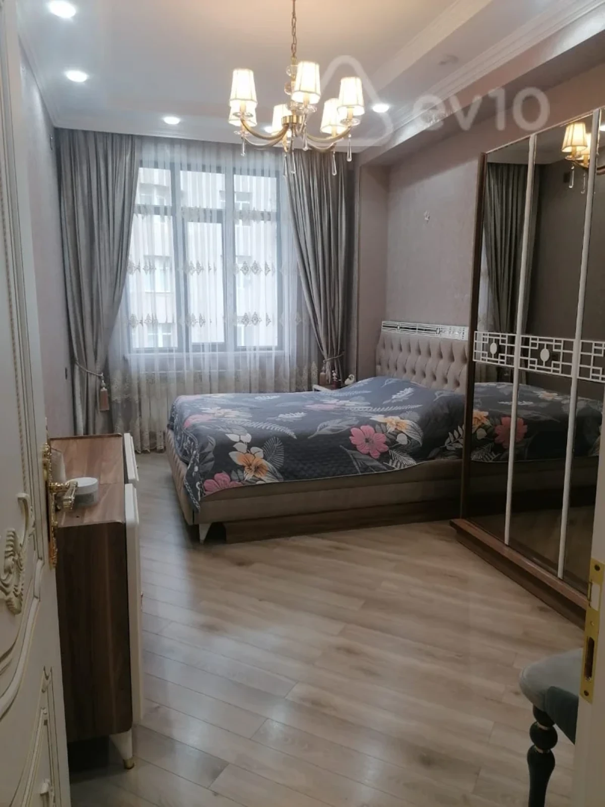 Kirayə verilir 2 otaqlı yeni tikili 100 m²