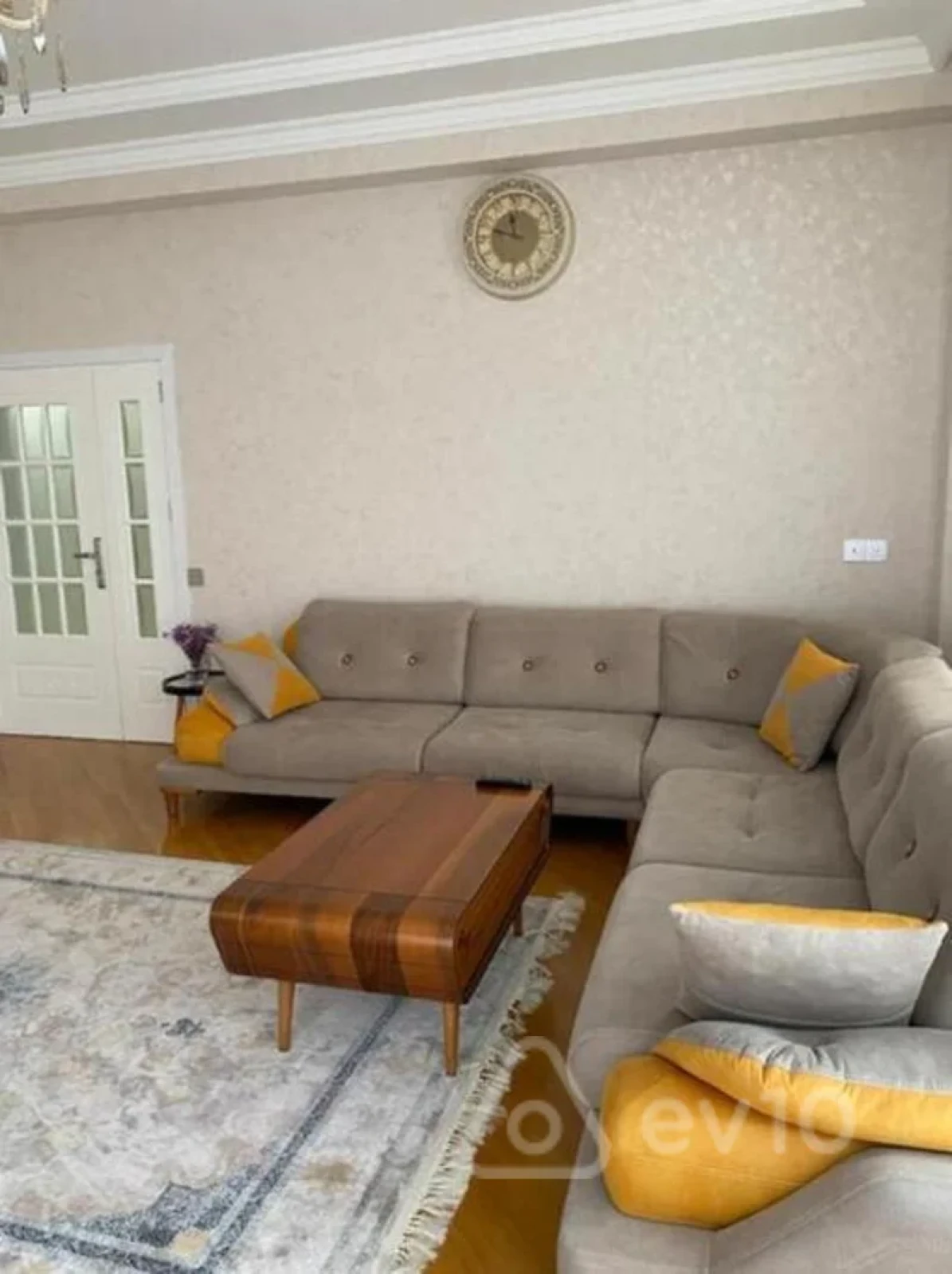 Kirayə verilir 3 otaqlı yeni tikili 140 m²