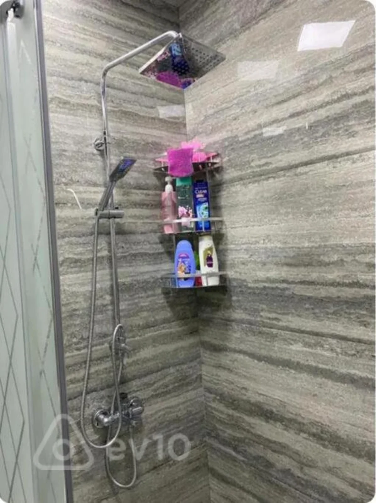 Kirayə verilir 3 otaqlı yeni tikili 140 m²