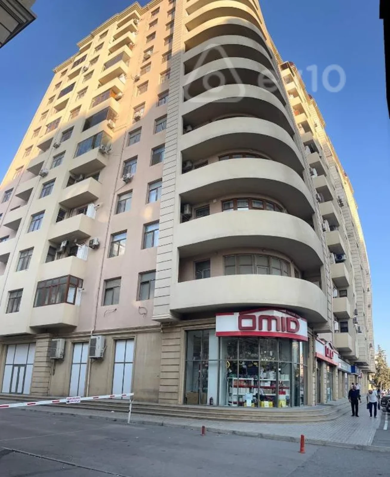 Kirayə verilir 3 otaqlı yeni tikili 140 m²
