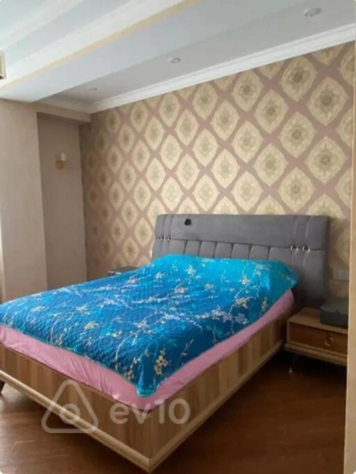 Kirayə verilir 3 otaqlı yeni tikili 140 m²