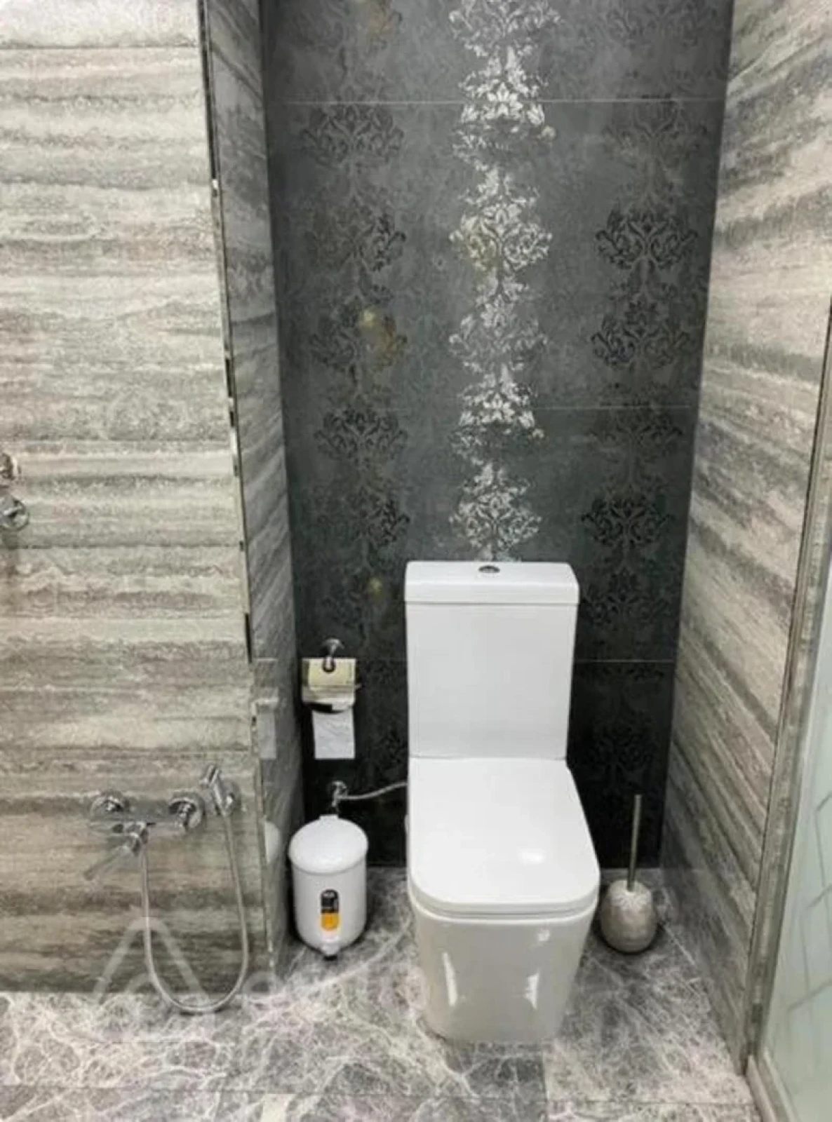 Kirayə verilir 3 otaqlı yeni tikili 140 m²