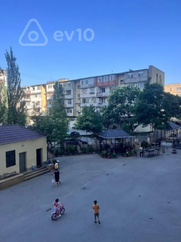 Kirayə verilir 3 otaqlı yeni tikili 140 m²