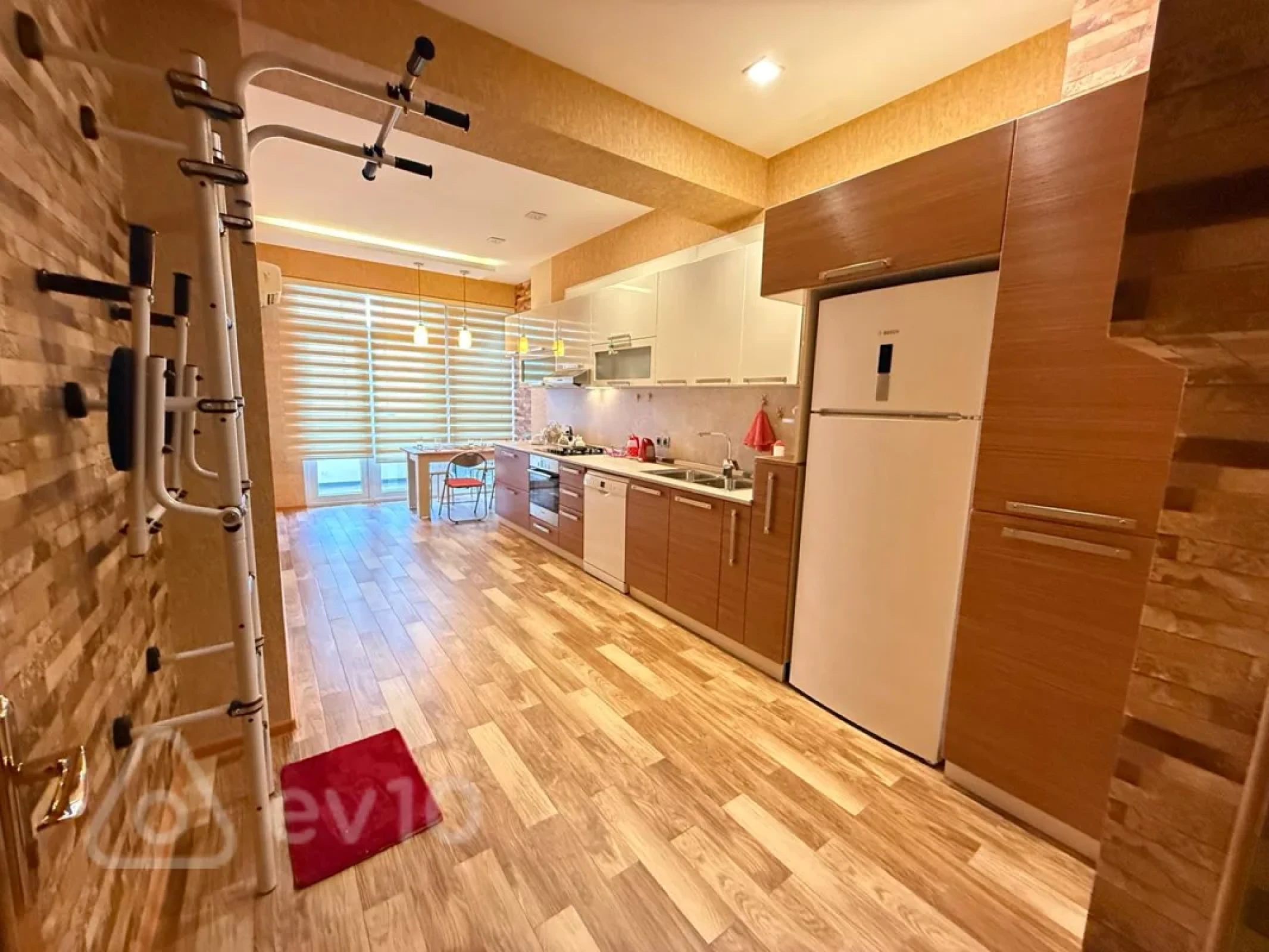 Kirayə verilir 4 otaqlı yeni tikili 145 m²