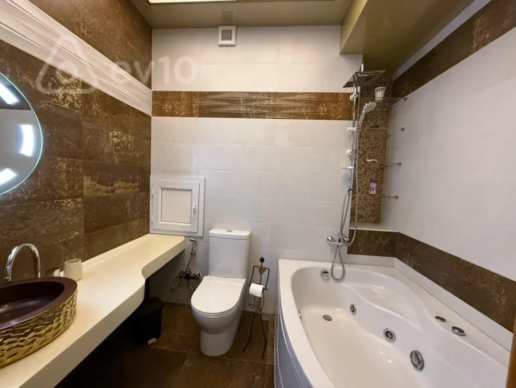 Kirayə verilir 4 otaqlı yeni tikili 145 m²