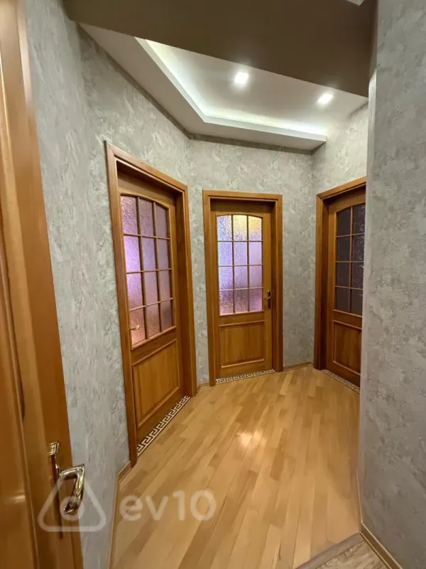 Kirayə verilir 4 otaqlı yeni tikili 145 m²