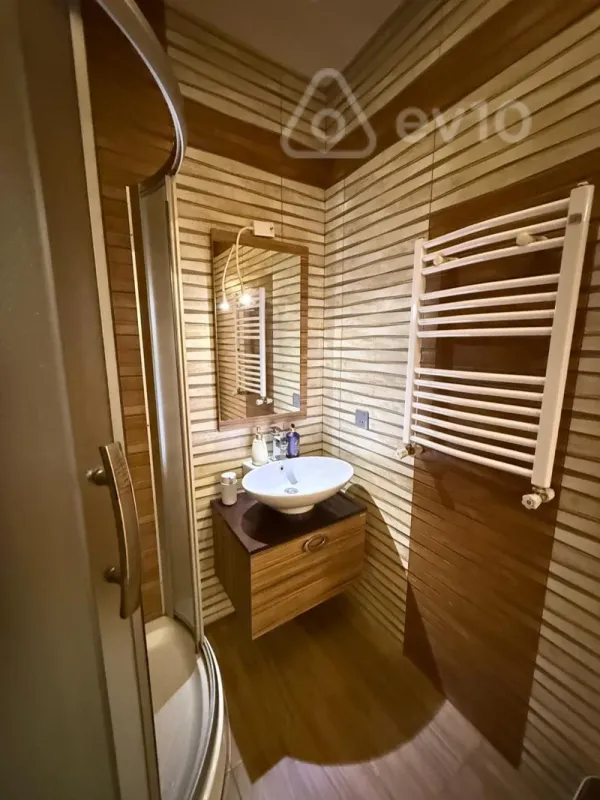 Kirayə verilir 4 otaqlı yeni tikili 145 m²