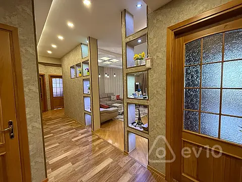 Kirayə verilir 4 otaqlı yeni tikili 145 m²