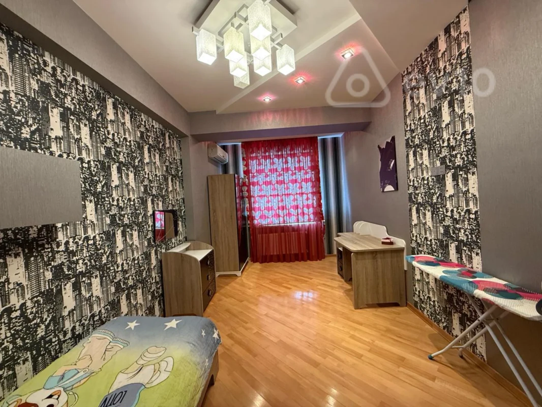 Kirayə verilir 4 otaqlı yeni tikili 145 m²