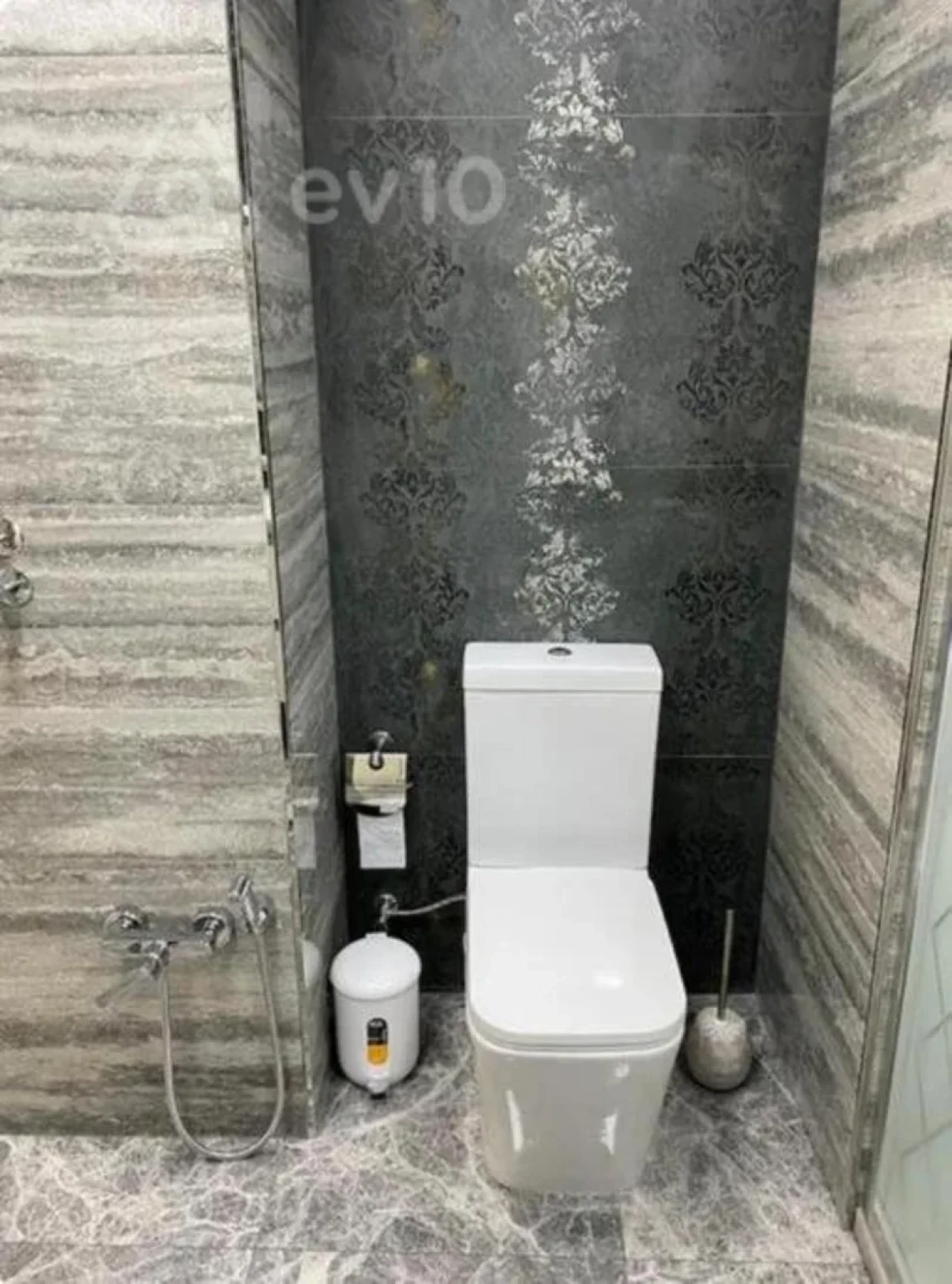 Kirayə verilir 3 otaqlı yeni tikili 140 m²