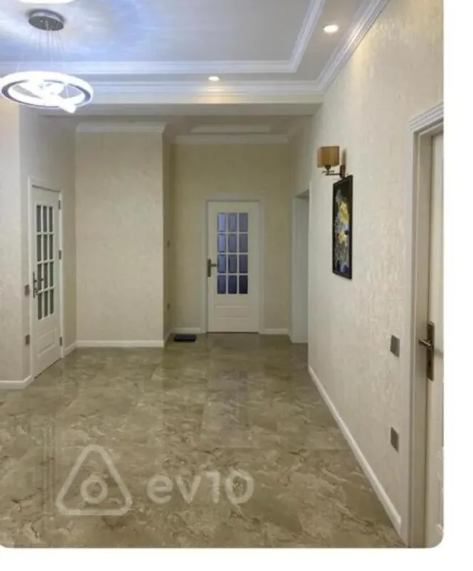 Kirayə verilir 3 otaqlı yeni tikili 140 m²