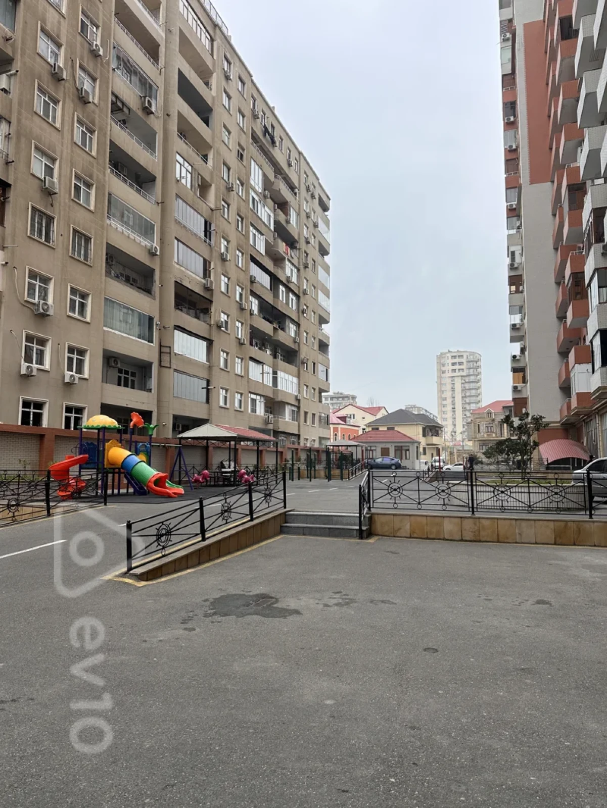 Satılır 4 otaqlı yeni tikili 183 m²