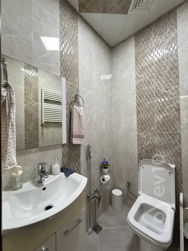 Satılır 4 otaqlı yeni tikili 183 m²