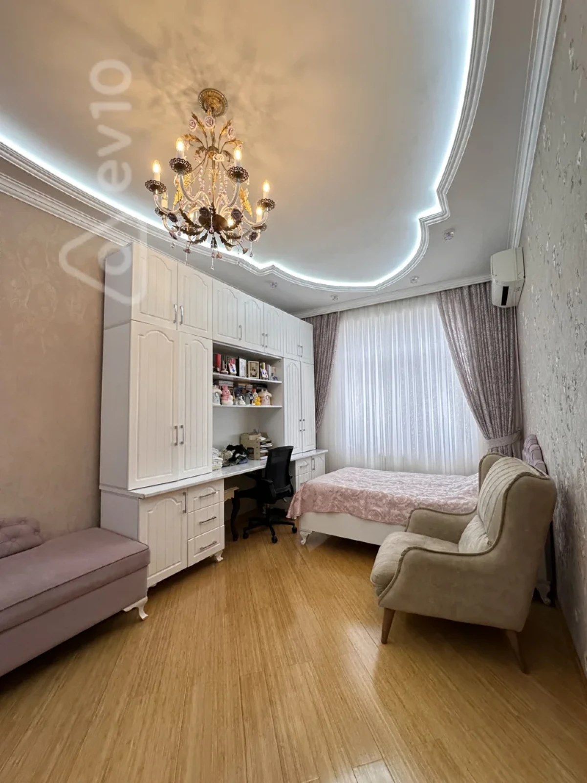 Satılır 4 otaqlı yeni tikili 183 m²