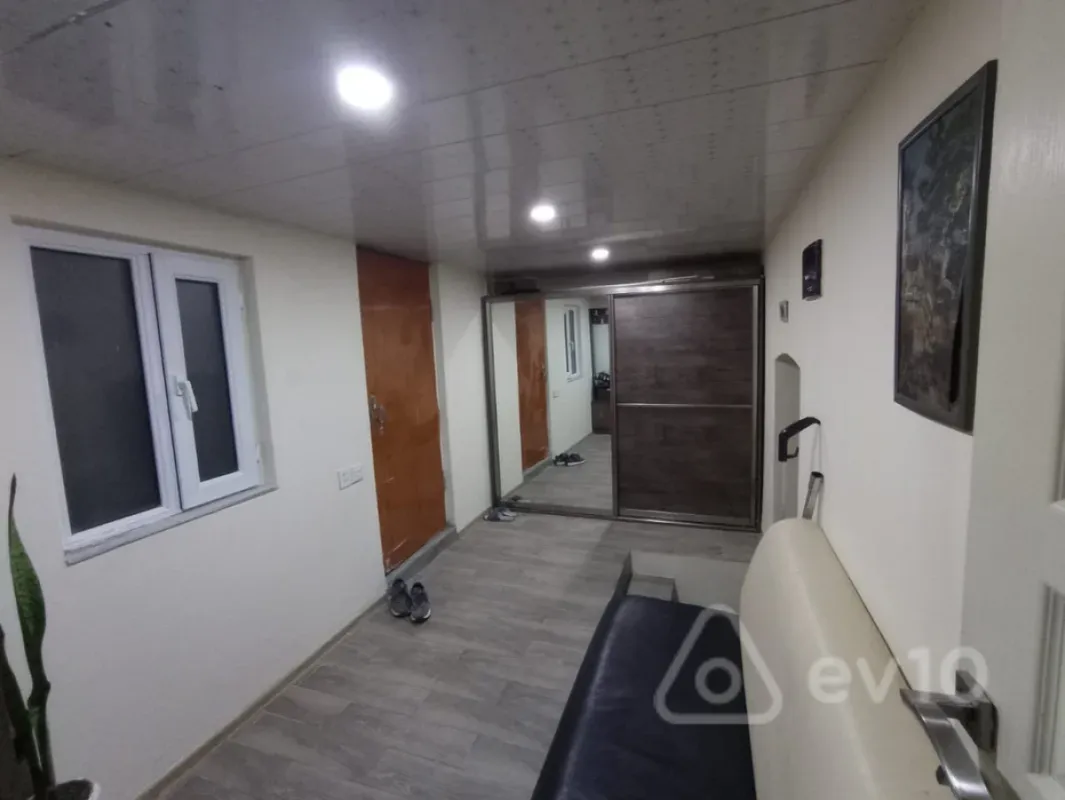 Satılır mənzil 70 m²