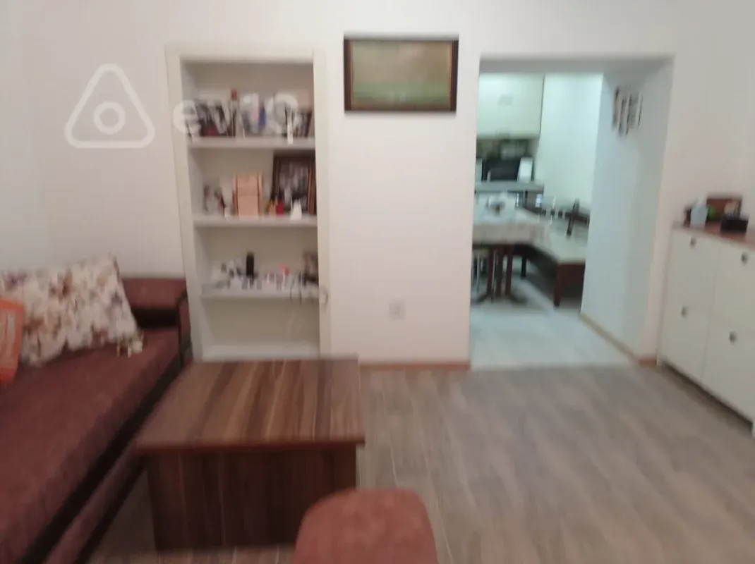 Satılır mənzil 70 m²