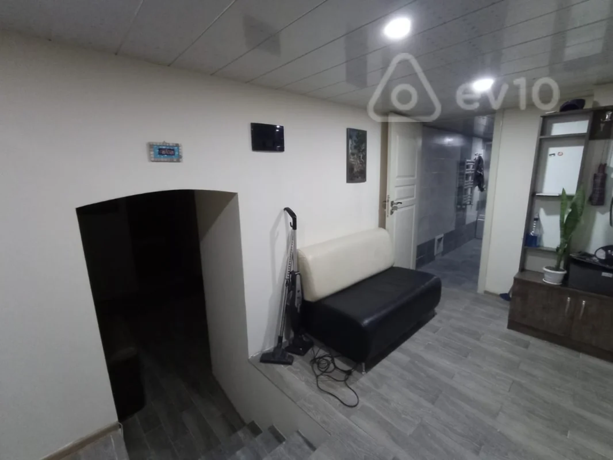 Satılır mənzil 70 m²
