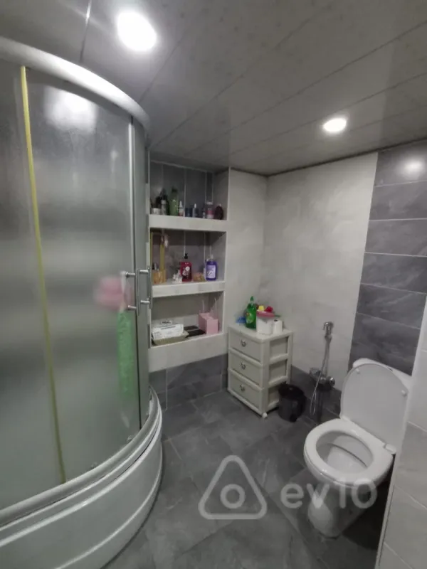 Satılır mənzil 70 m²