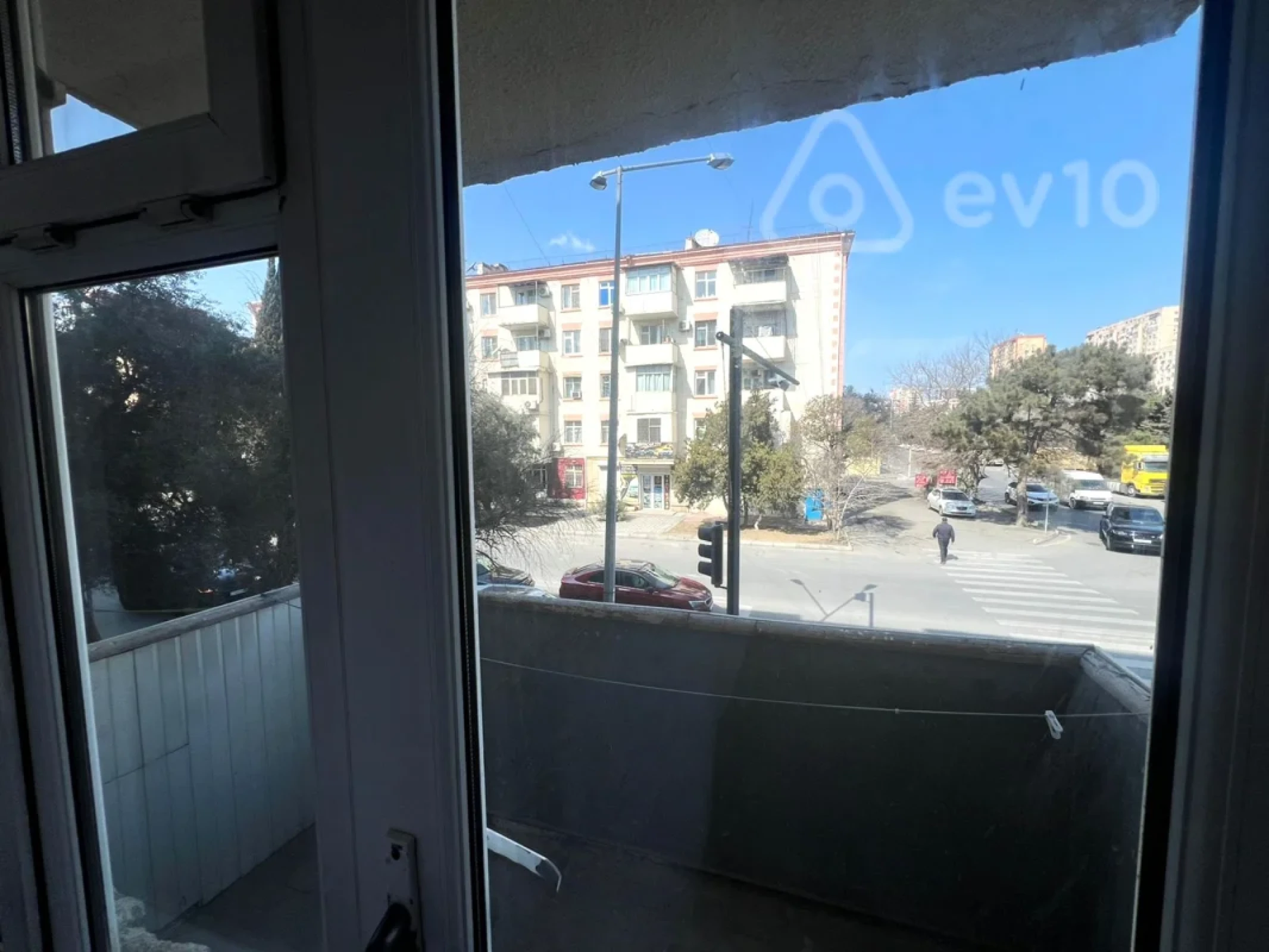 Kirayə verilir 2 otaqlı köhnə tikili 65 m²