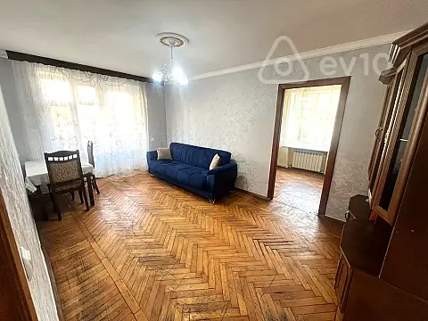 Kirayə verilir 2 otaqlı köhnə tikili 65 m²