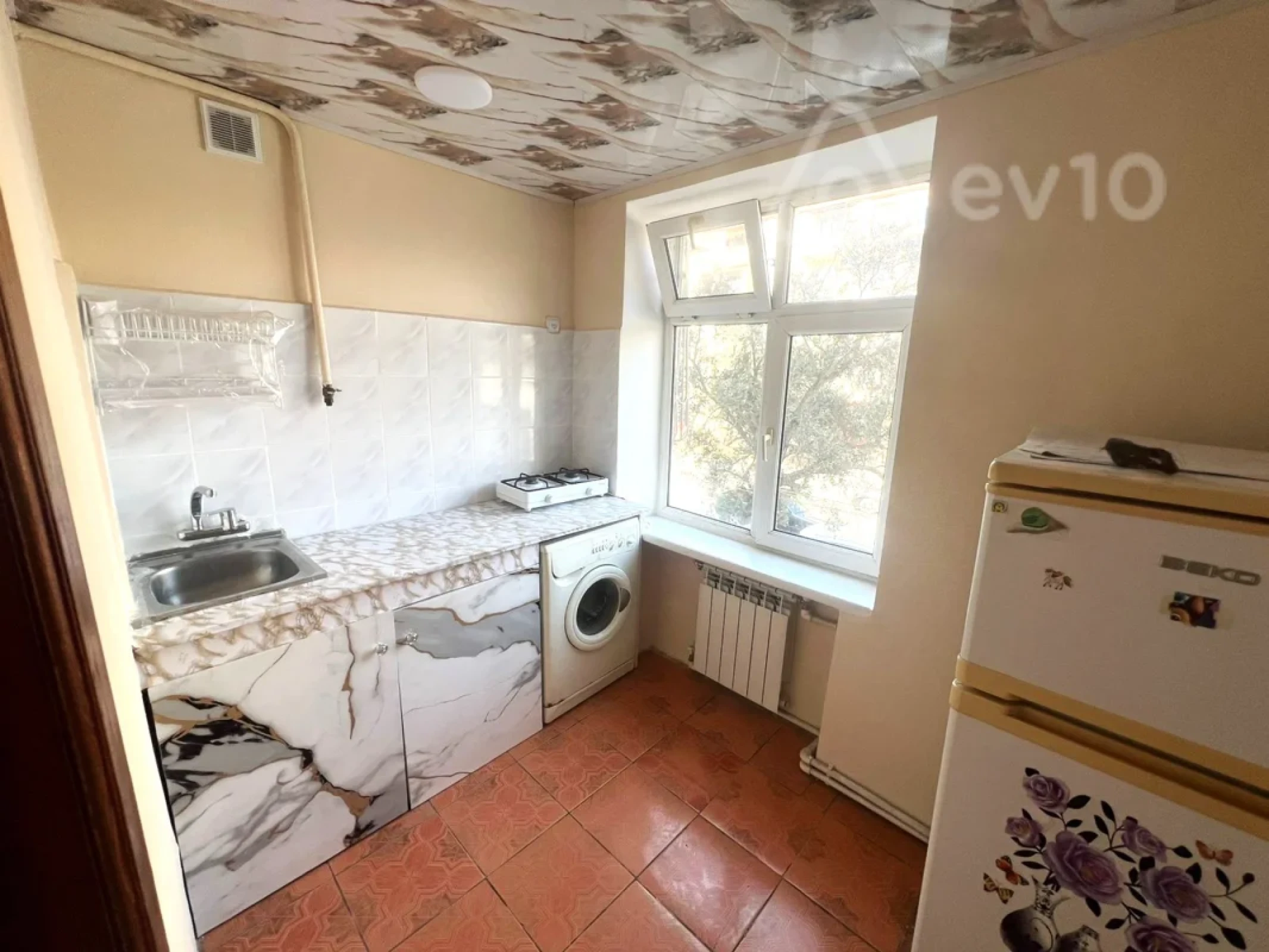 Kirayə verilir 2 otaqlı köhnə tikili 65 m²