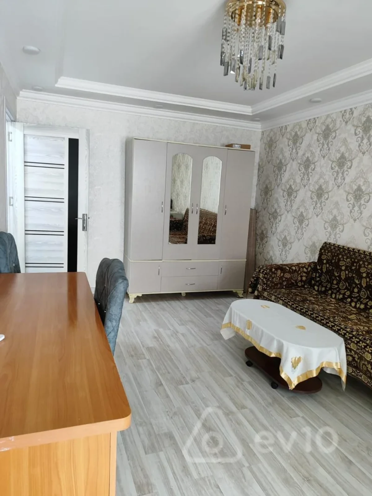 Kirayə verilir 2 otaqlı yeni tikili 60 m²