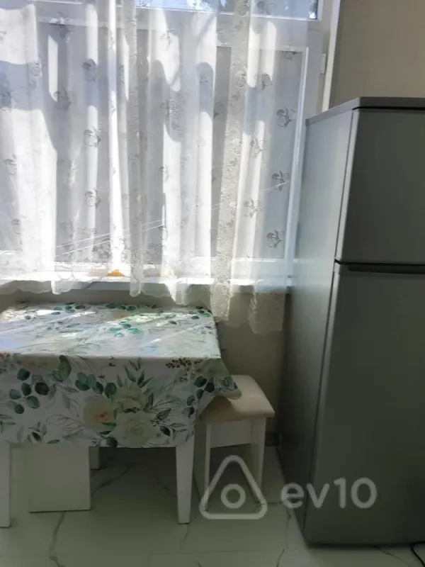 Kirayə verilir 2 otaqlı yeni tikili 60 m²