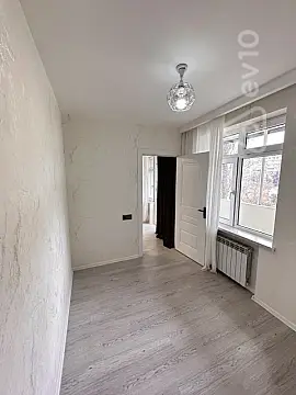 Satılır 3 otaqlı köhnə tikili 65 m²
