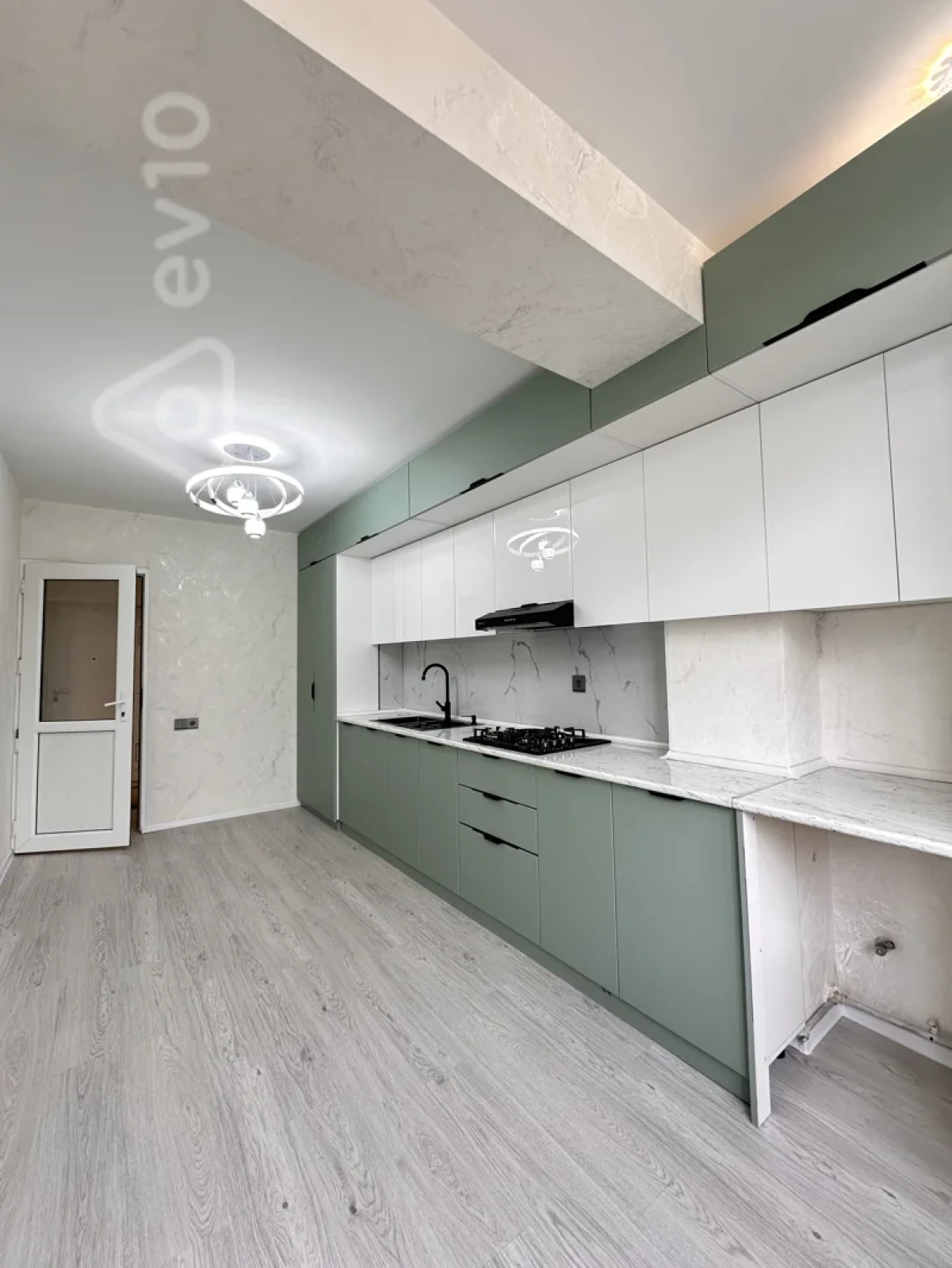 Satılır 3 otaqlı köhnə tikili 65 m²