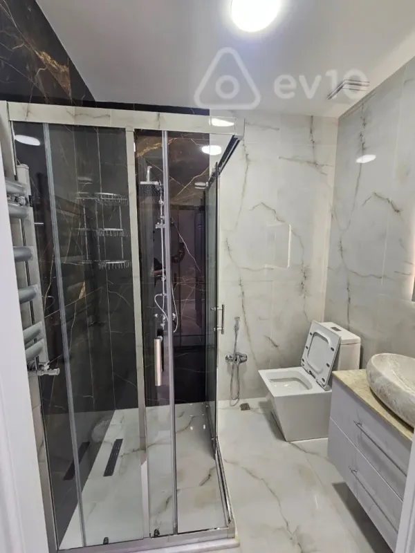 Kirayə verilir 2 otaqlı yeni tikili 56 m²