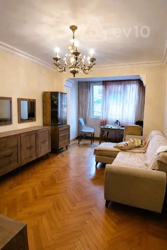 Satılır 3 otaqlı köhnə tikili 80 m²