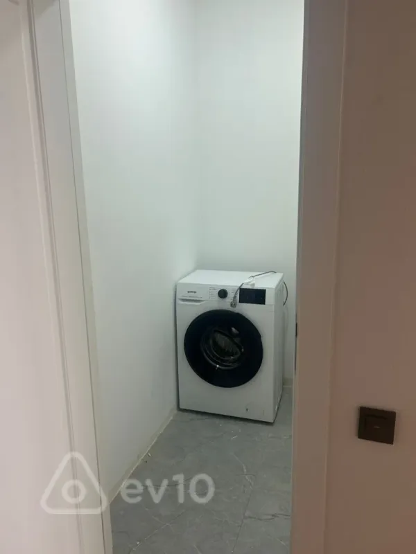Kirayə verilir 3 otaqlı yeni tikili 90 m²