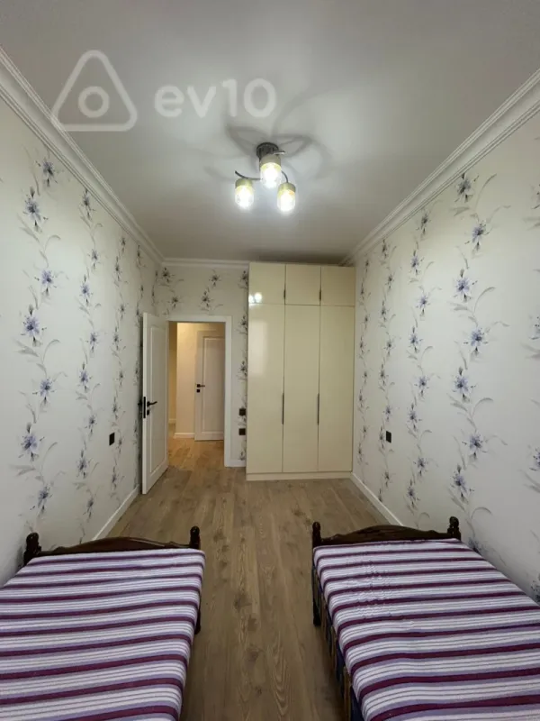 Kirayə verilir 3 otaqlı yeni tikili 90 m²