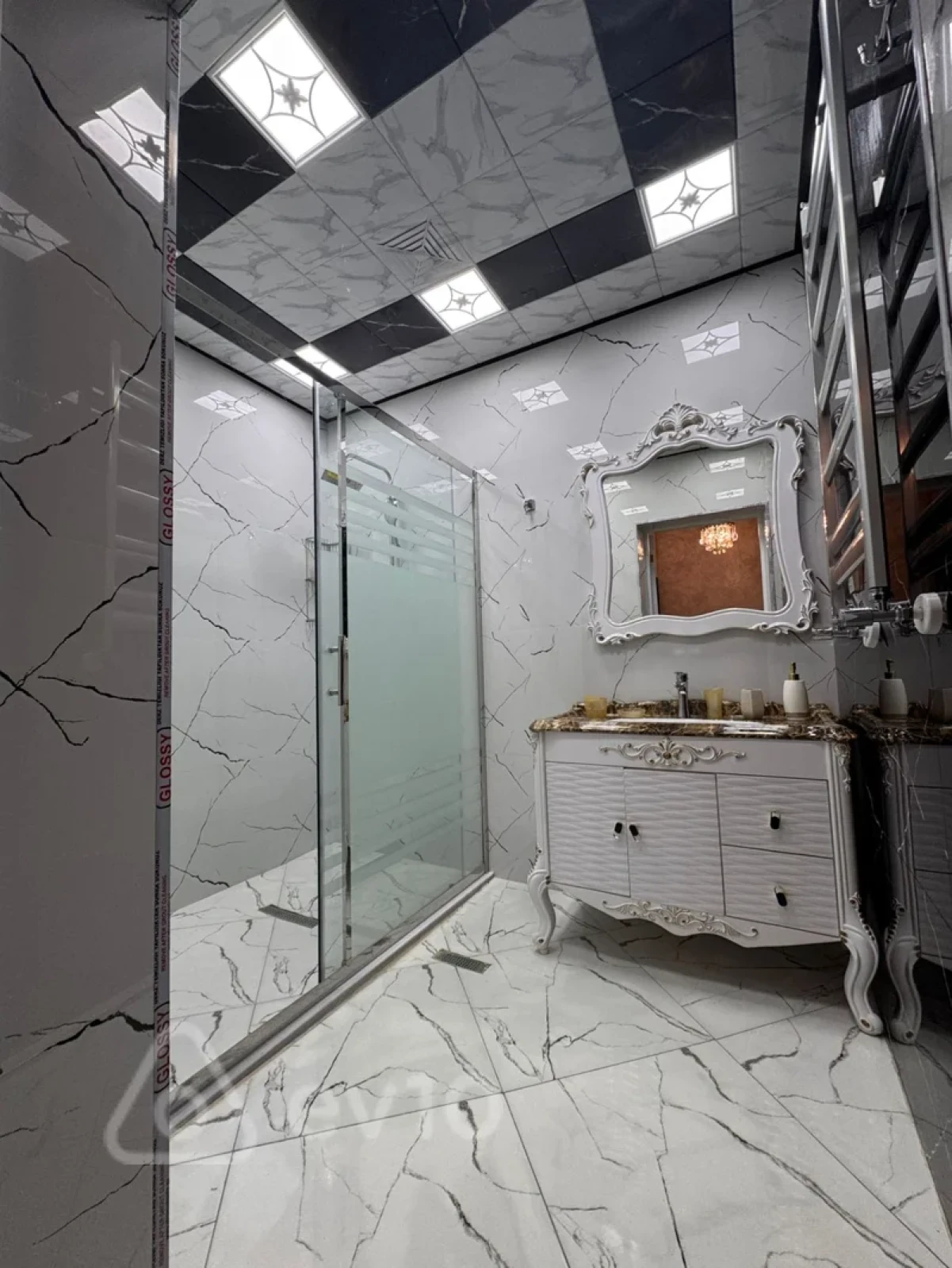 Kirayə verilir 4 otaqlı yeni tikili 180 m²