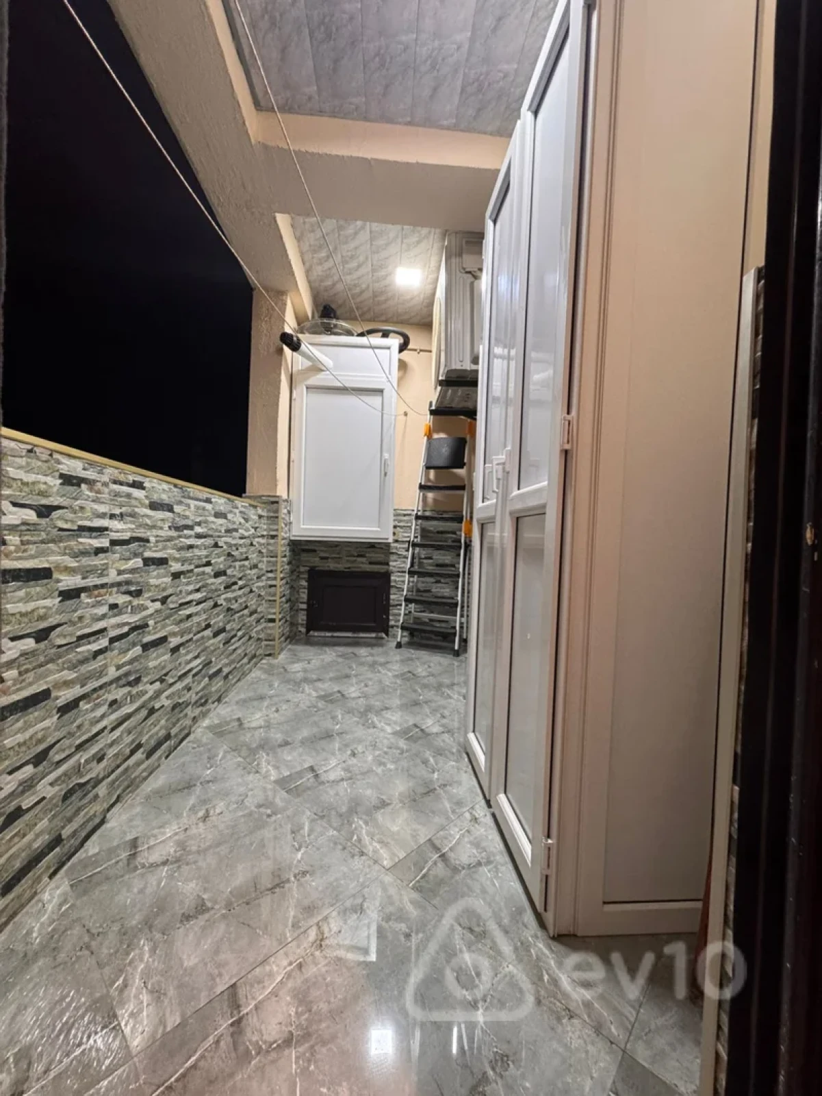 Kirayə verilir 4 otaqlı yeni tikili 180 m²