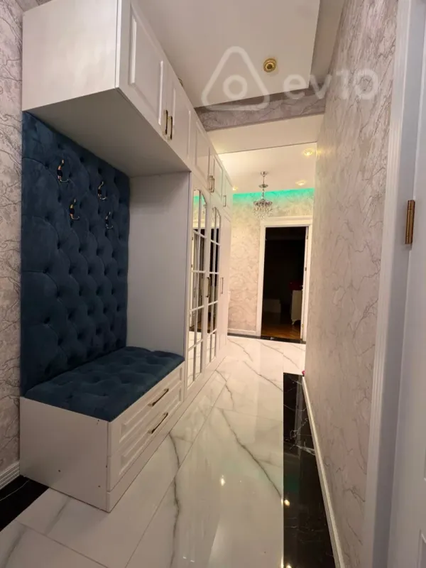 Kirayə verilir 4 otaqlı yeni tikili 180 m²