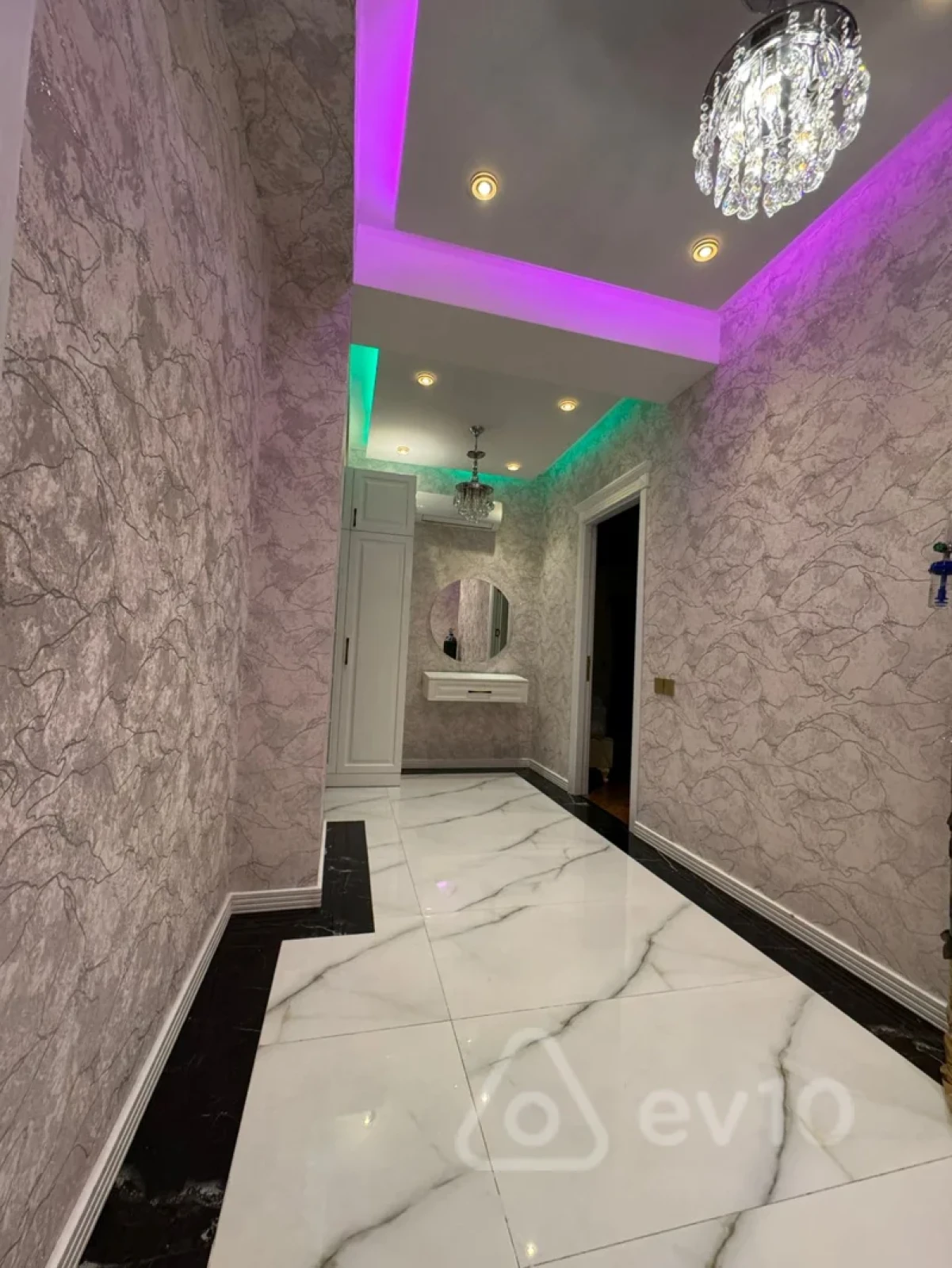 Kirayə verilir 4 otaqlı yeni tikili 180 m²