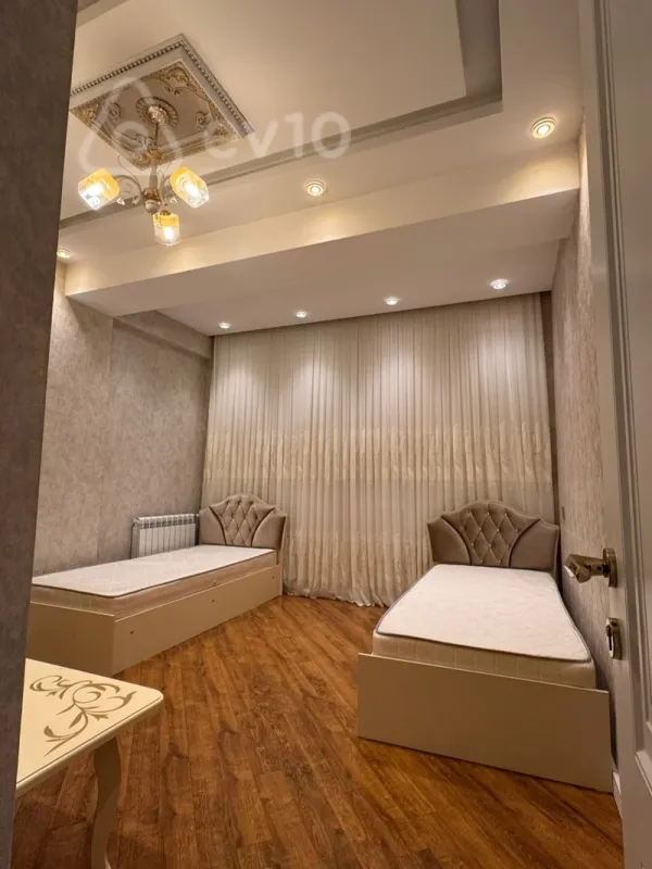 Kirayə verilir 4 otaqlı yeni tikili 180 m²
