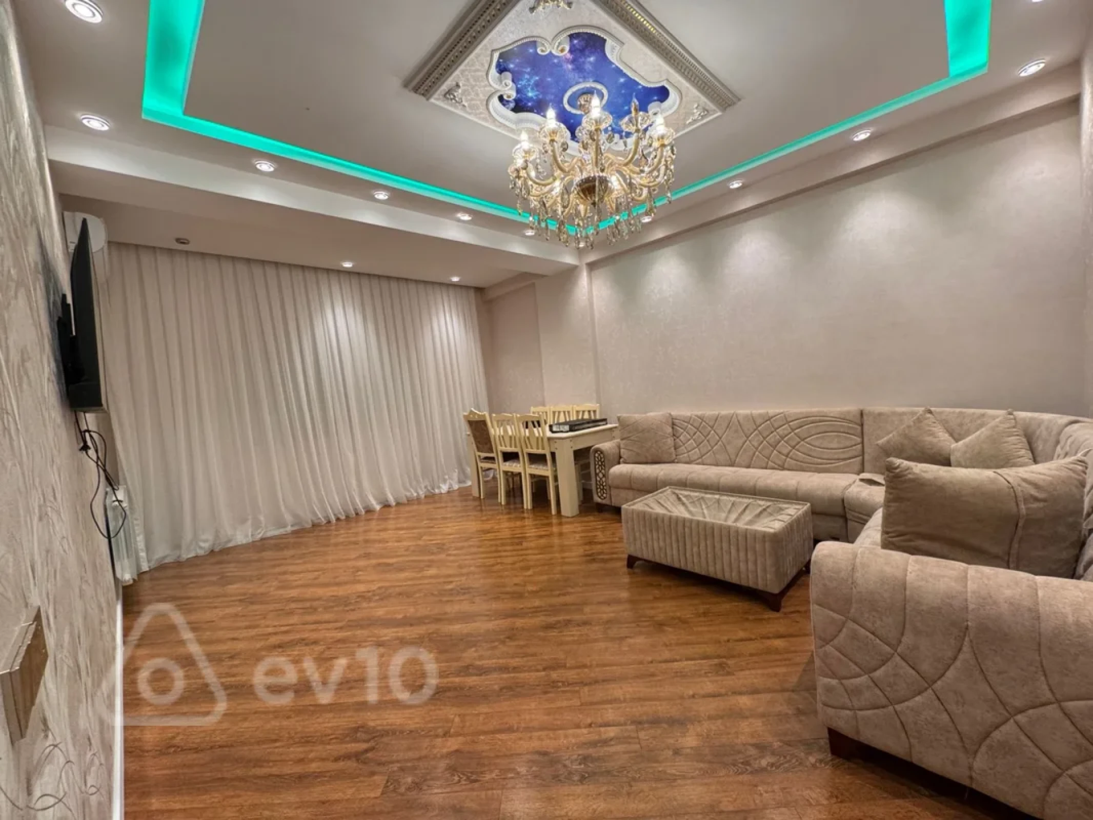 Kirayə verilir 4 otaqlı yeni tikili 180 m²