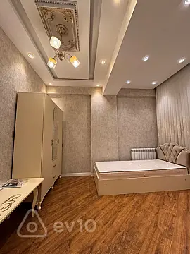 Kirayə verilir 4 otaqlı yeni tikili 180 m²