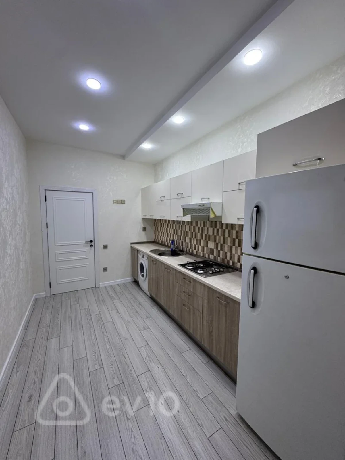 Satılır 3 otaqlı yeni tikili 88 m²