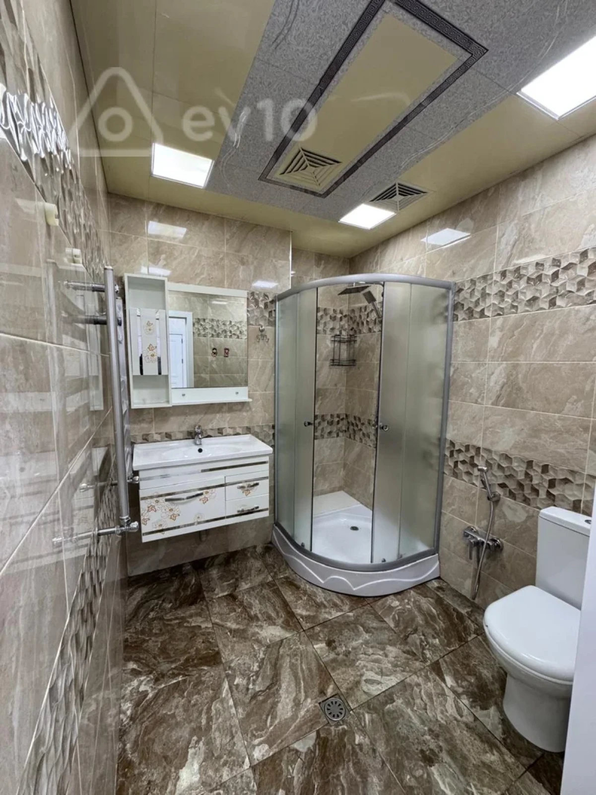 Satılır 3 otaqlı yeni tikili 88 m²