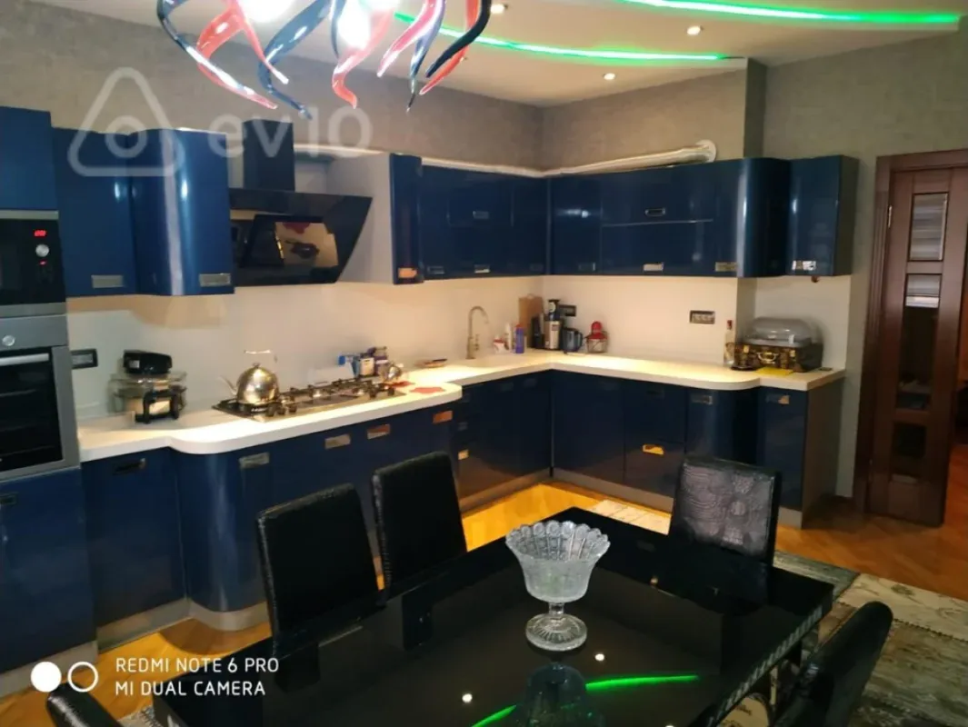 Kirayə verilir 3 otaqlı yeni tikili 105 m²