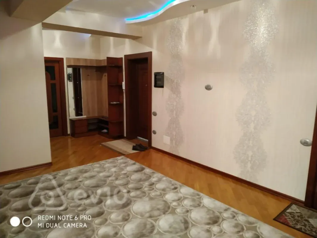 Kirayə verilir 3 otaqlı yeni tikili 105 m²